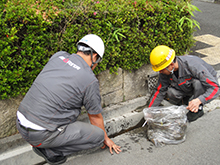 地域清掃ボランティア活動の様子1