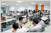 三田工場 食堂